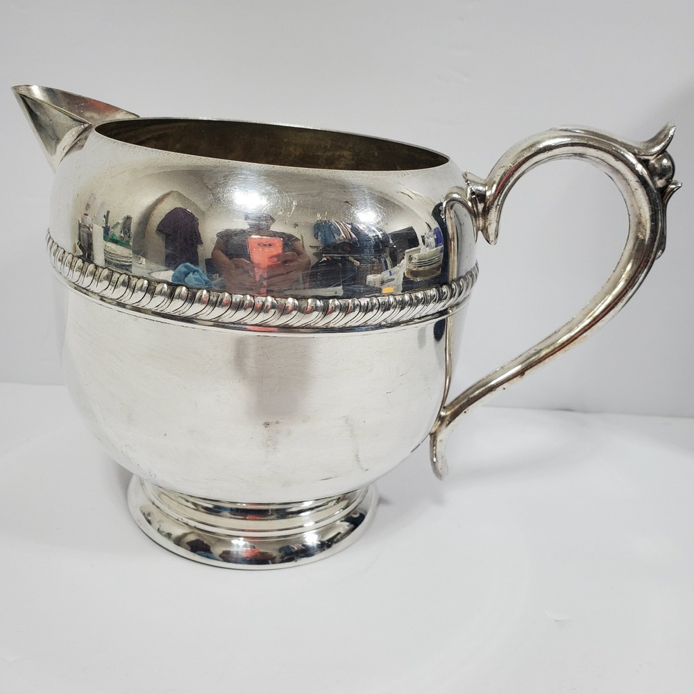 VTG Silver Plated Victorian Style Bulbous Water Pitcher Gadroon Trim with Handle